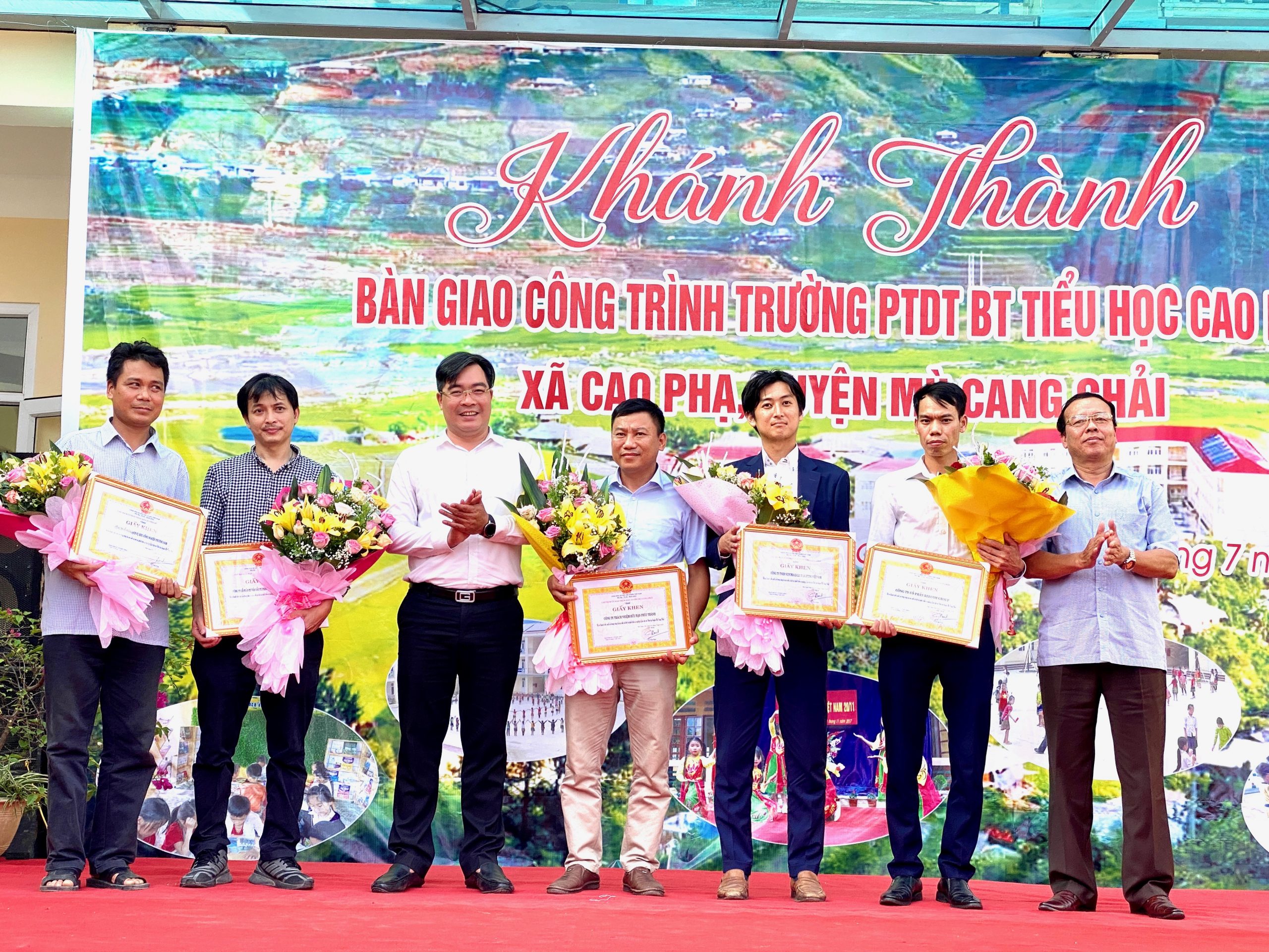 OPENING CEREMONY OF CAO PHA PRIMARY SCHOOL/Can Pha小学校の設立セレモニーに出席しました。