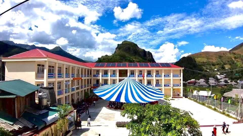 OPENING CEREMONY OF CAO PHA PRIMARY SCHOOL/Can Pha小学校の設立セレモニーに出席しました。