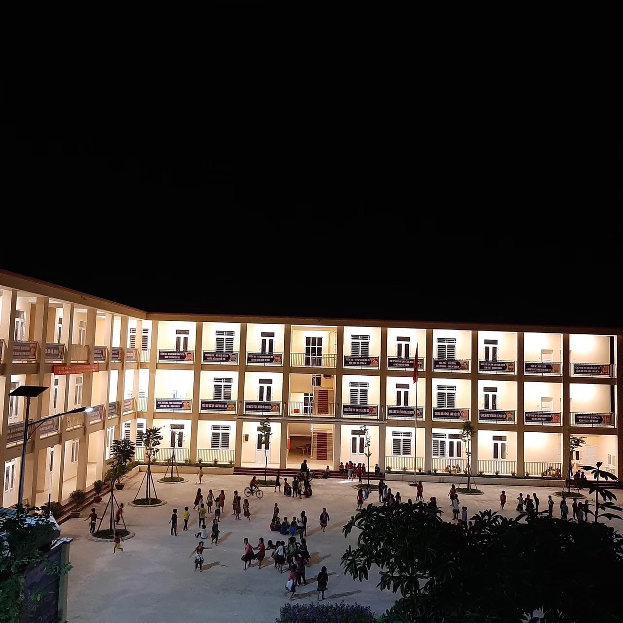 OPENING CEREMONY OF CAO PHA PRIMARY SCHOOL/Can Pha小学校の設立セレモニーに出席しました。